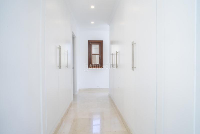 Foto e4662379-3bd2-4fe8-9ee1-93943e153119. Casa villa de lujo en urbanización prestigiosa en Marbella