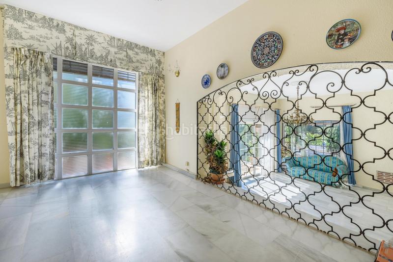 Foto 1c32d383-f3eb-4d4e-839a-8429ce5d1df2. Casa amb aparcament piscina a Nueva Andalucía centro Marbella