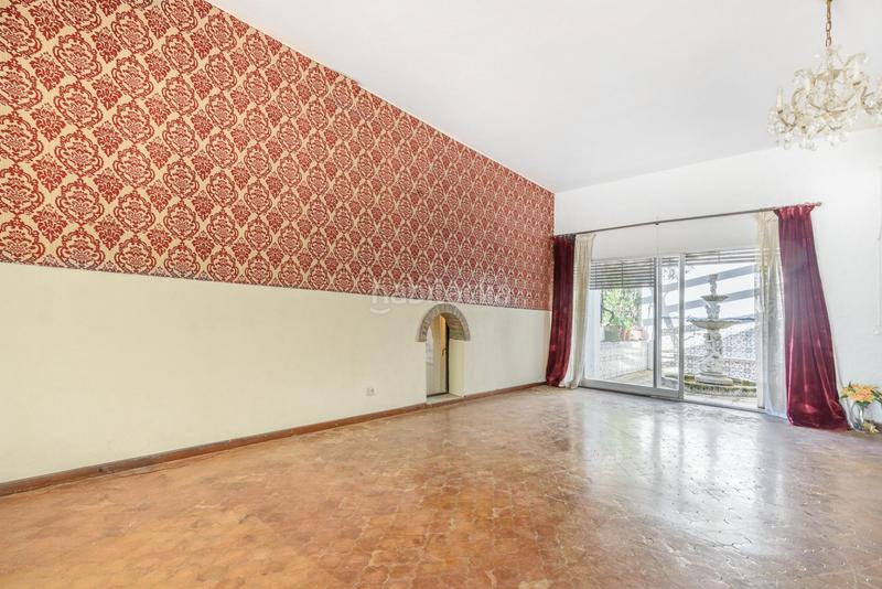 Foto 5eea3aea-d50d-40f3-ba0b-408fae3077f6. Casa amb aparcament piscina a Nueva Andalucía centro Marbella