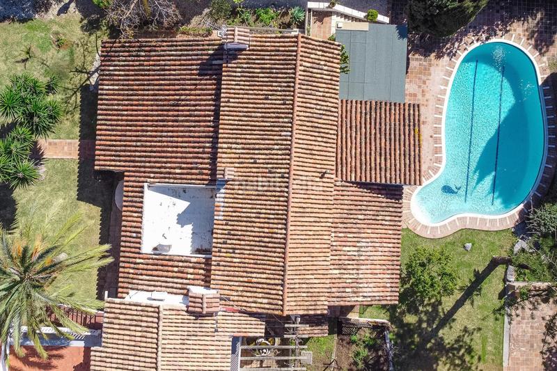 Foto 643187c7-03f8-4b80-a3ff-696f7c06aa8c. Casa amb aparcament piscina a Nueva Andalucía centro Marbella