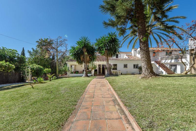 Foto 933346ce-c497-4bd3-a4c4-56af2454580c. Casa amb aparcament piscina a Nueva Andalucía centro Marbella