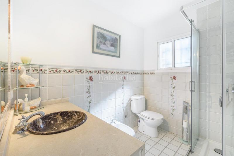 Foto b23c6a53-e490-4533-8590-2e6a9560a6a1. Casa amb aparcament piscina a Nueva Andalucía centro Marbella