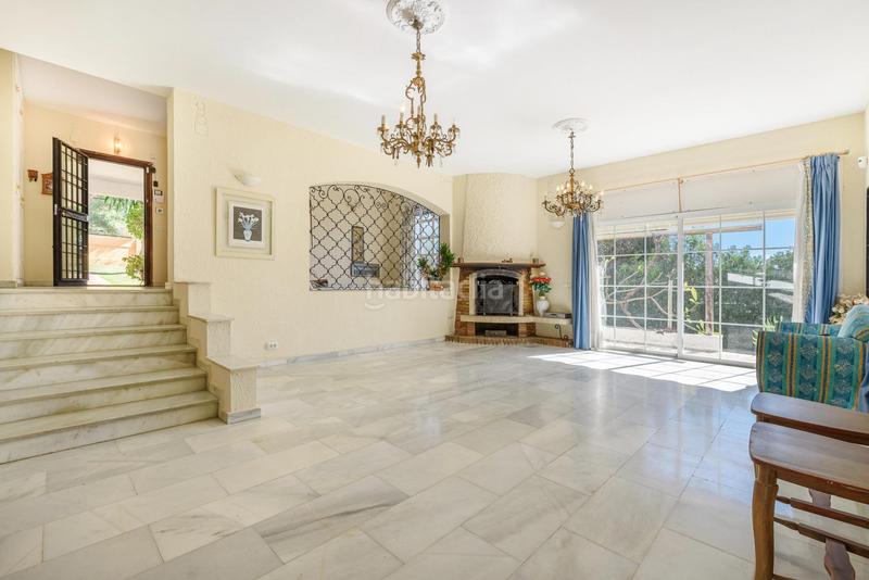 Foto df1ef21e-4ad2-45b9-9a66-eec880d3e5cd. Casa amb aparcament piscina a Nueva Andalucía centro Marbella