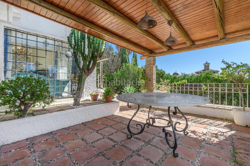 Foto f36d3049-359d-4700-a354-133ede8aa1d8. Casa amb aparcament piscina a Nueva Andalucía centro Marbella