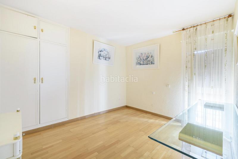 Foto f7ab53de-f23b-4c13-9620-83a58a2d0d31. Casa amb aparcament piscina a Nueva Andalucía centro Marbella