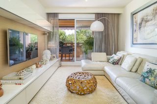 Apartament a La Carolina - Guadalpín. Apartamento elegante con ubicación privilegiada en la milla de o
