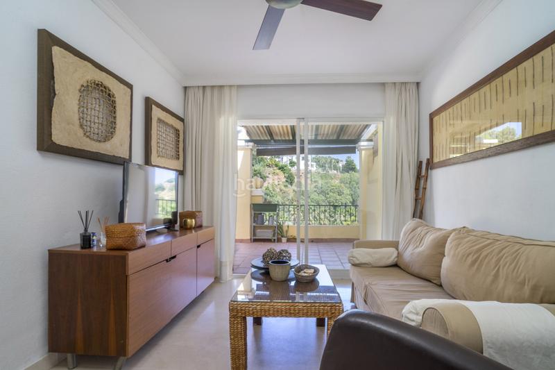 Foto 9d860272-9d59-4b49-aac7-c75724a95782. Apartamento lujoso apartamento en primera línea de golf con vistas panorámicas en La Quinta en Benahavís