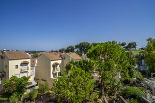 Tríplex a Aloha. Amplio apartamento tríplex cerca de aloha golf