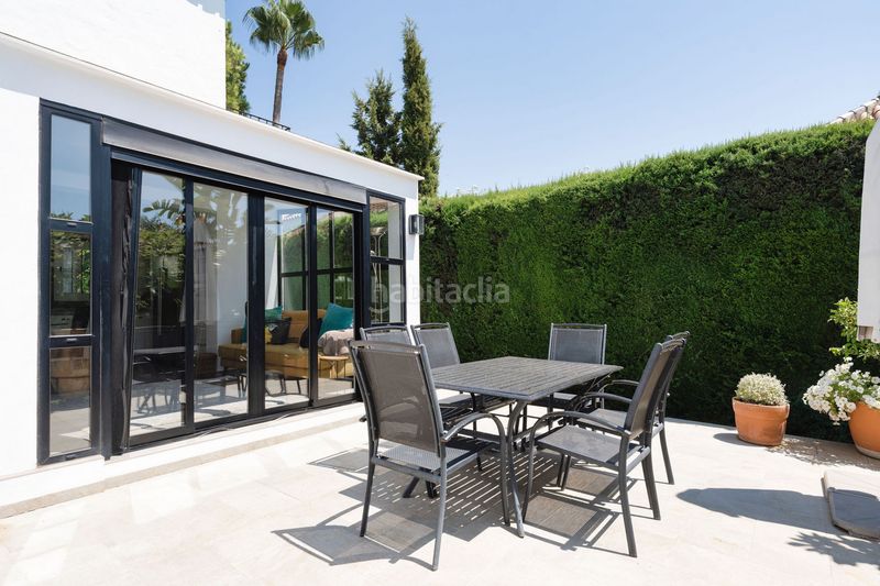 Foto 435d5571-a3e8-43db-a0db-020bff2e2950. Casa amb aparcament piscina a Los Naranjos Marbella