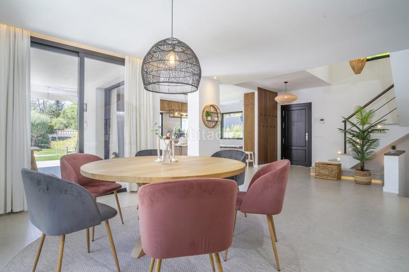 Foto cc63a904-0b31-4ec4-b1c3-0111fcf8ac49. Casa villa reformada en venta en la exclusiva zona de golf valley de nueva andalucía en Marbella