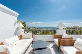 Àtic a La Quinta. Apartamento de lujo con vistas al mar y sensación de casa adosad