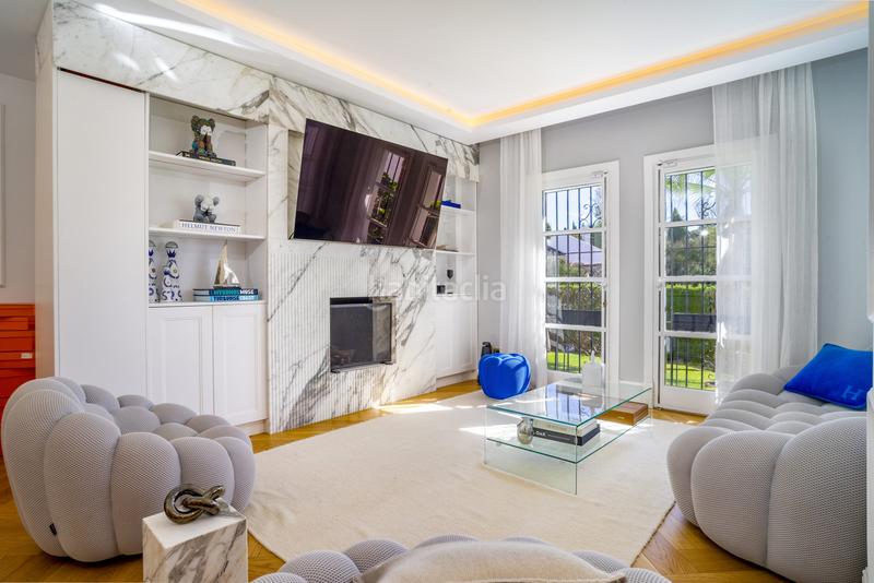 Foto b78fc9eb-b07a-4c59-aaf3-66d15fe1bb74. Piano terra con parcheggio piscina in Los Naranjos Marbella