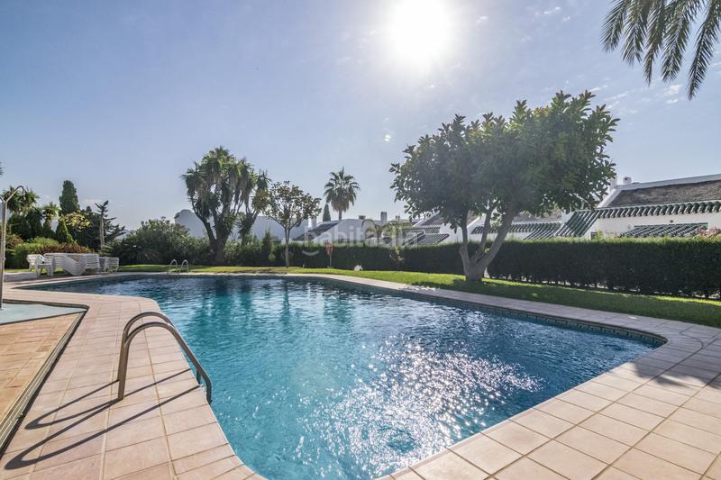 Foto b79bdc14-fd9c-4859-8359-f2f467b24376. Casa a schiera con piscina in Aloha Marbella