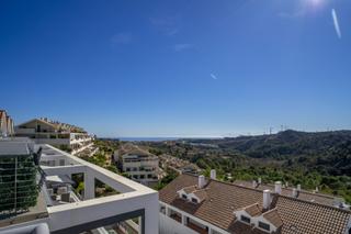 Attique à La Concha - Resina Golf. Ático dúplex moderno con impresionantes vistas al mar y la monta