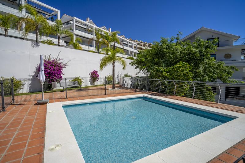 Foto 5648201b-43df-488f-8a9d-5e1e3164649b. Attico con parcheggio piscina in La Concha - Resina Golf Estepona