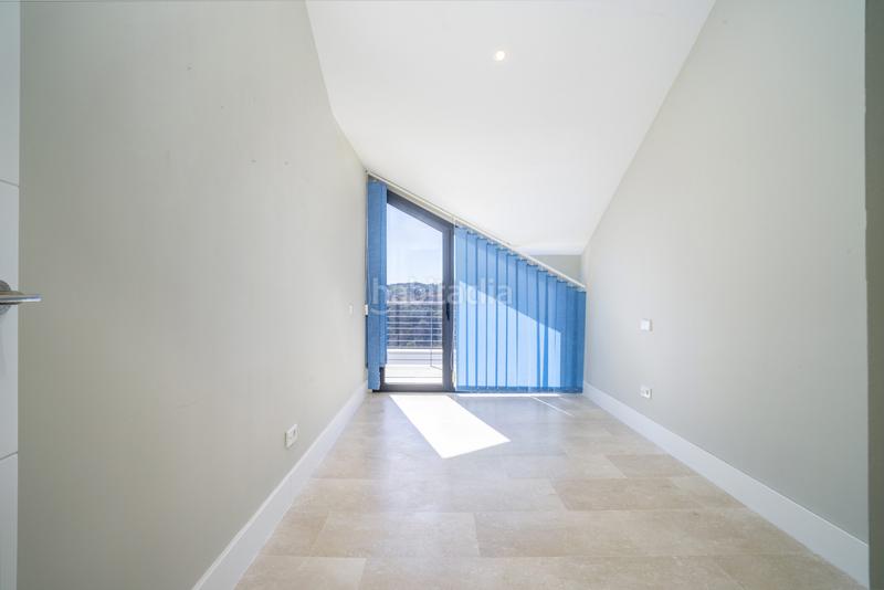 Foto 7297f608-63ae-4ba7-b60c-551ef72ec489. Attico con parcheggio piscina in La Concha - Resina Golf Estepona