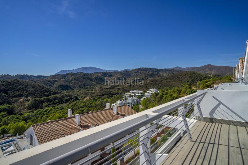 Foto bcf54e4f-bd60-4b09-a56d-59b80afa5a45. Attico con parcheggio piscina in La Concha - Resina Golf Estepona