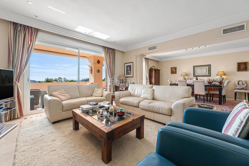 Foto 5db624dc-1145-4e2c-8fd4-4b913be00374. Attique avec parking piscine dans Los Naranjos Marbella