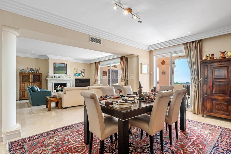 Foto 760e3c86-304c-42c4-b844-f1c3a0feb054. Attique avec parking piscine dans Los Naranjos Marbella