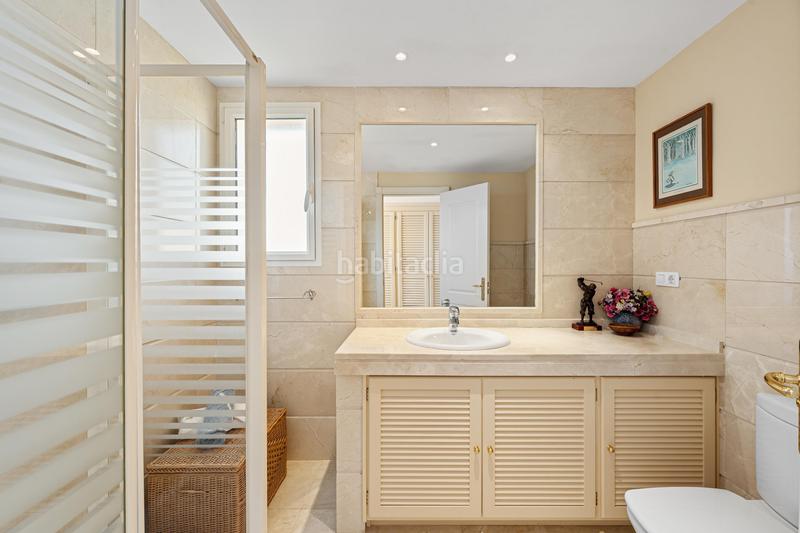 Foto 881f3c7f-e982-480c-bf52-387e7e4cf3af. Attique avec parking piscine dans Los Naranjos Marbella