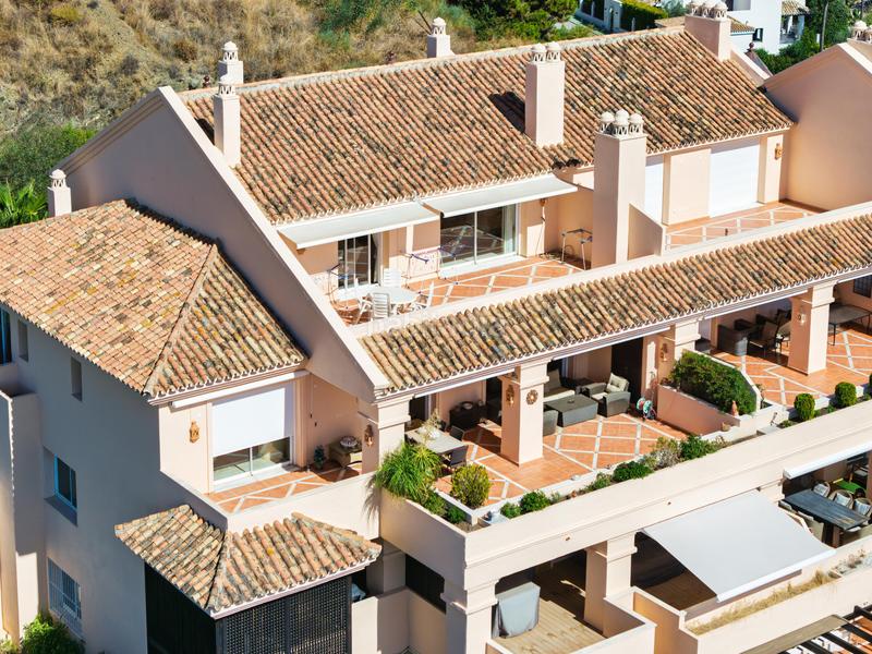 Foto e50c3c22-79fd-4a1e-939d-b0c9820f77ce. Attique avec parking piscine dans Los Naranjos Marbella