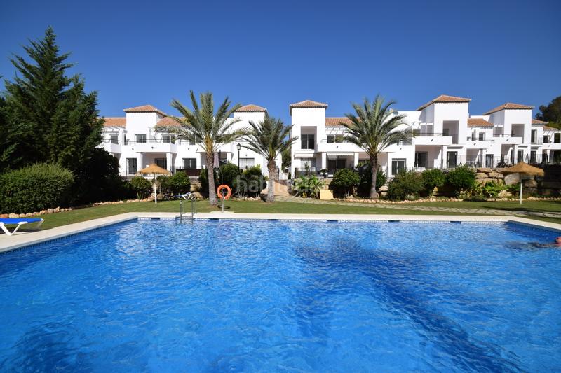 Foto cb9aeee5-f1d6-418c-8538-3e61efee5381. Piano terra con parcheggio piscina in Los Naranjos Marbella