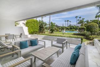 Planta baixa en Londres-nva andalucia d 2. Apartamento de lujo en planta baja en el valle del golf