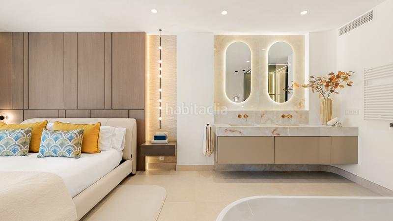 Foto 89776f47-90e4-41af-925e-b8b7e19bf76a. Dachwohnung mit parking pool in El Velerín Estepona