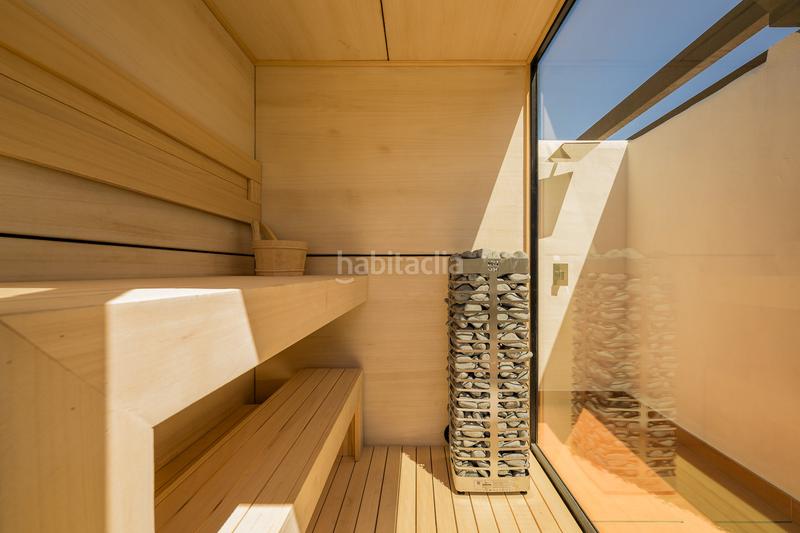 Foto bf3c0f2c-730a-4d92-b09d-c66882b64618. Dachwohnung mit parking pool in El Velerín Estepona