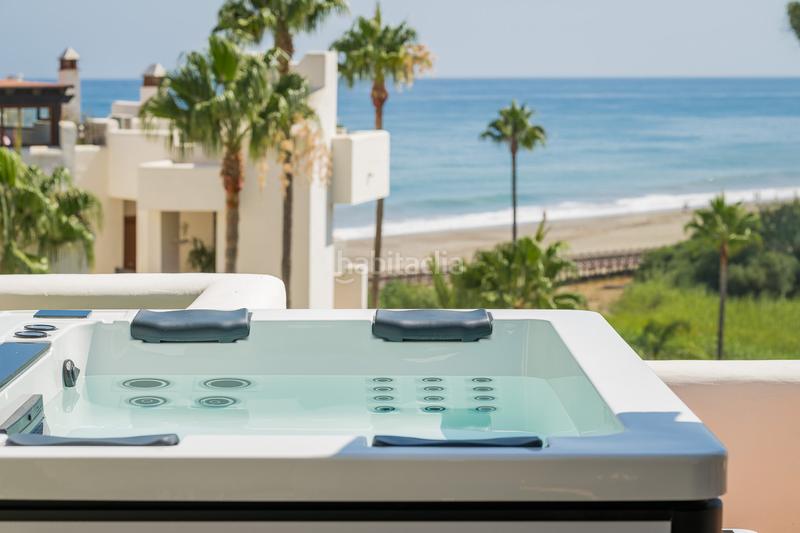 Foto fd8021d5-46b9-47cf-915b-c66842888852. Dachwohnung mit parking pool in El Velerín Estepona