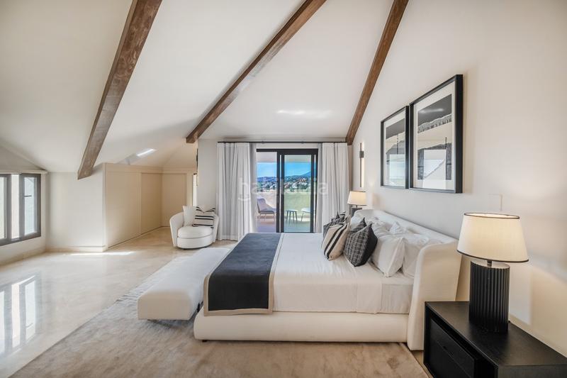 Foto 2126c9a6-4948-43b7-9ac9-b77f913a9372. Attico con parcheggio piscina in Aloha Marbella