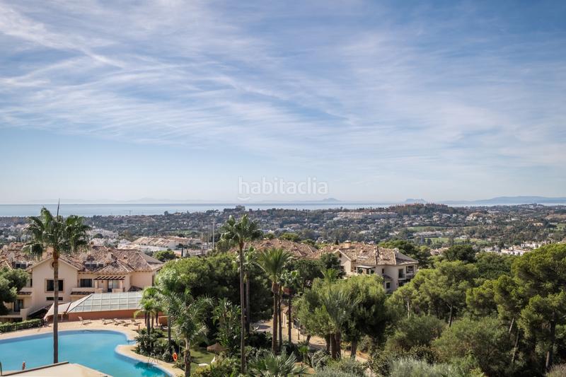 Foto 4d445cea-4b0a-46c3-8221-94fd62926601. Attico con parcheggio piscina in Aloha Marbella