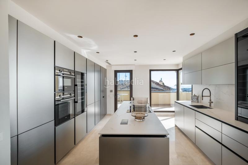 Foto 5493c283-03e7-4732-a72a-b048cd6d4f1a. Attico con parcheggio piscina in Aloha Marbella