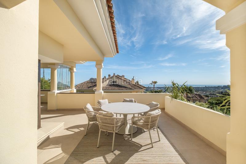 Foto c6e83f53-6364-47e6-b91f-ef7c6f552f92. Attico con parcheggio piscina in Aloha Marbella