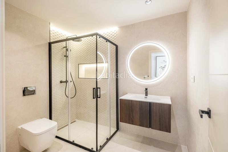 Foto d523d9d7-2e75-46b0-88fc-4ebd4c3b0a75. Attico con parcheggio piscina in Aloha Marbella