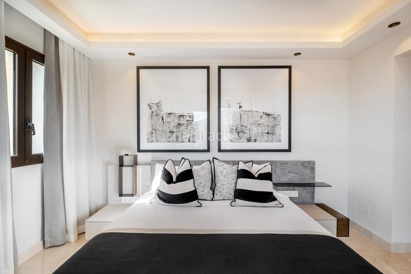 Foto f85a1ccc-6e0e-4abc-ab14-c1d5b6408645. Attico con parcheggio piscina in Aloha Marbella