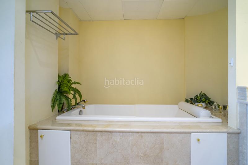 Foto 36fa4f75-a298-47ee-838b-8a90e71d1976. Penthouse with parking pool in Los Naranjos Marbella