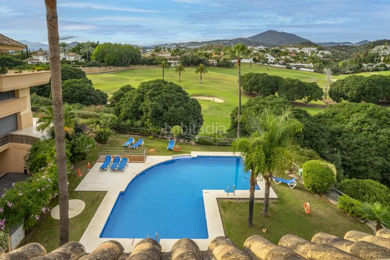 Foto 3ef93a52-a78f-4efa-8400-d1560e861163. Penthouse with parking pool in Los Naranjos Marbella