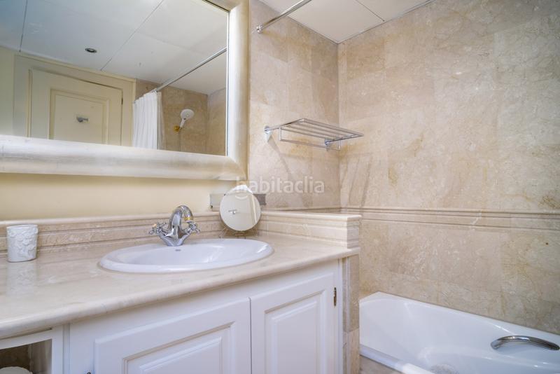 Foto 48e08671-2704-4842-8efd-c0980162d34b. Penthouse with parking pool in Los Naranjos Marbella