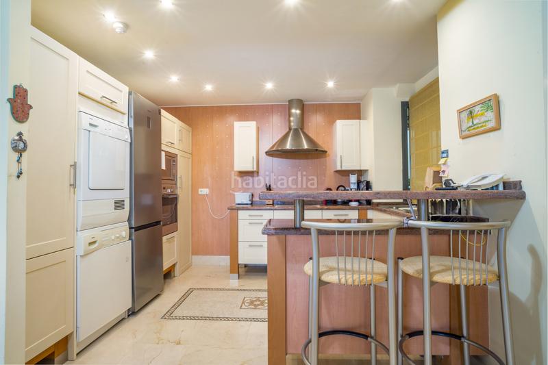 Foto 7b6a2ad3-9f08-4ed0-b8c4-01e8ce792dd5. Penthouse with parking pool in Los Naranjos Marbella