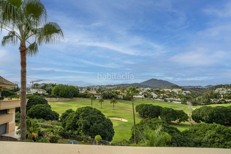 Foto 8a17ce7e-3939-433b-92f0-394e0a8bc905. Penthouse with parking pool in Los Naranjos Marbella