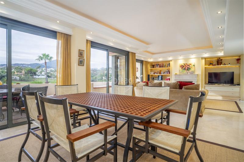 Foto d068d0f5-040a-4723-bb44-9e96baf96041. Penthouse with parking pool in Los Naranjos Marbella