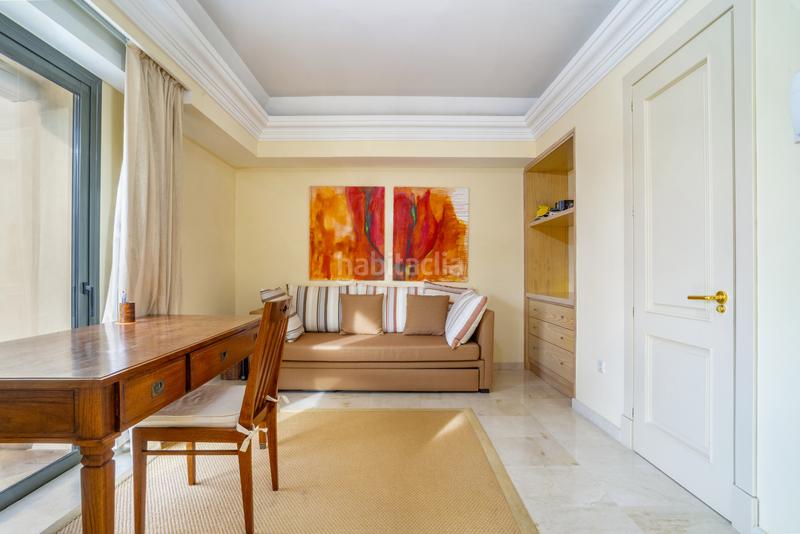 Foto d59667ce-badd-4913-a737-484ea130450a. Penthouse with parking pool in Los Naranjos Marbella