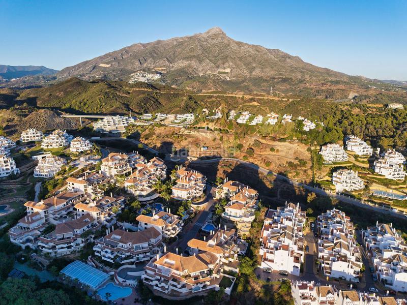 Foto 14400258-09e6-4738-a1ba-a116d3babc21. Àtic amb aparcament piscina a Los Naranjos Marbella