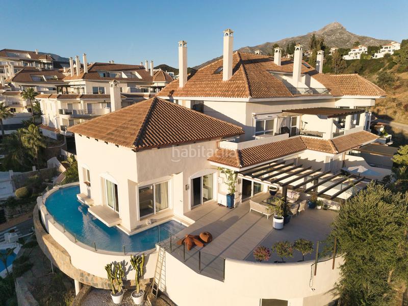 Foto 1713248a-d20f-40c6-8fb0-5b625e5b2a79. Àtic amb aparcament piscina a Los Naranjos Marbella