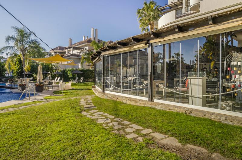 Foto 17d11cee-9bb2-4241-9c69-fc8022c7ea82. Àtic amb aparcament piscina a Los Naranjos Marbella