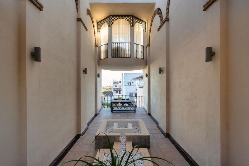 Foto 4d90cd37-30f2-4f0e-8f2b-59c812b3169d. Àtic amb aparcament piscina a Los Naranjos Marbella