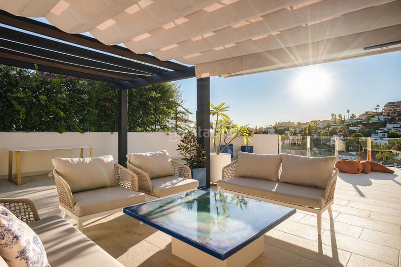 Foto 79910ea1-7ea0-4a57-80d1-dd9886c010b4. Àtic amb aparcament piscina a Los Naranjos Marbella