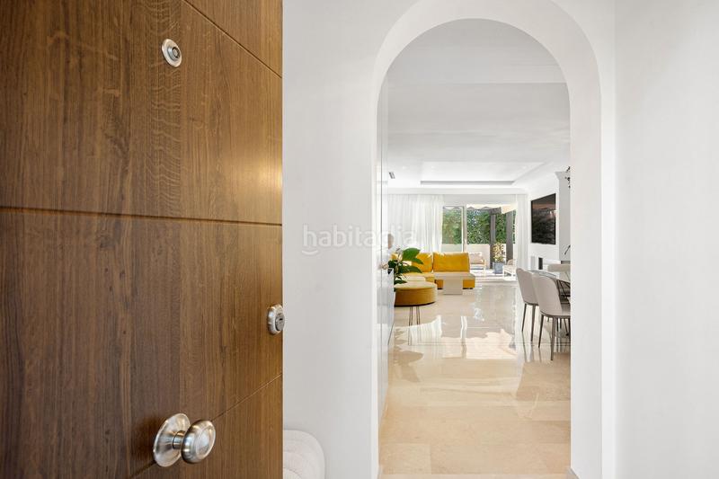 Foto b8fd8535-d6e8-4c5f-8453-88a620a2cad5. Àtic amb aparcament piscina a Los Naranjos Marbella