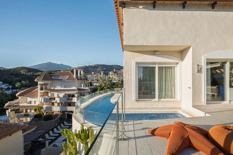 Foto f6a76132-d41b-4318-9f25-5bf5fe01ff71. Àtic amb aparcament piscina a Los Naranjos Marbella